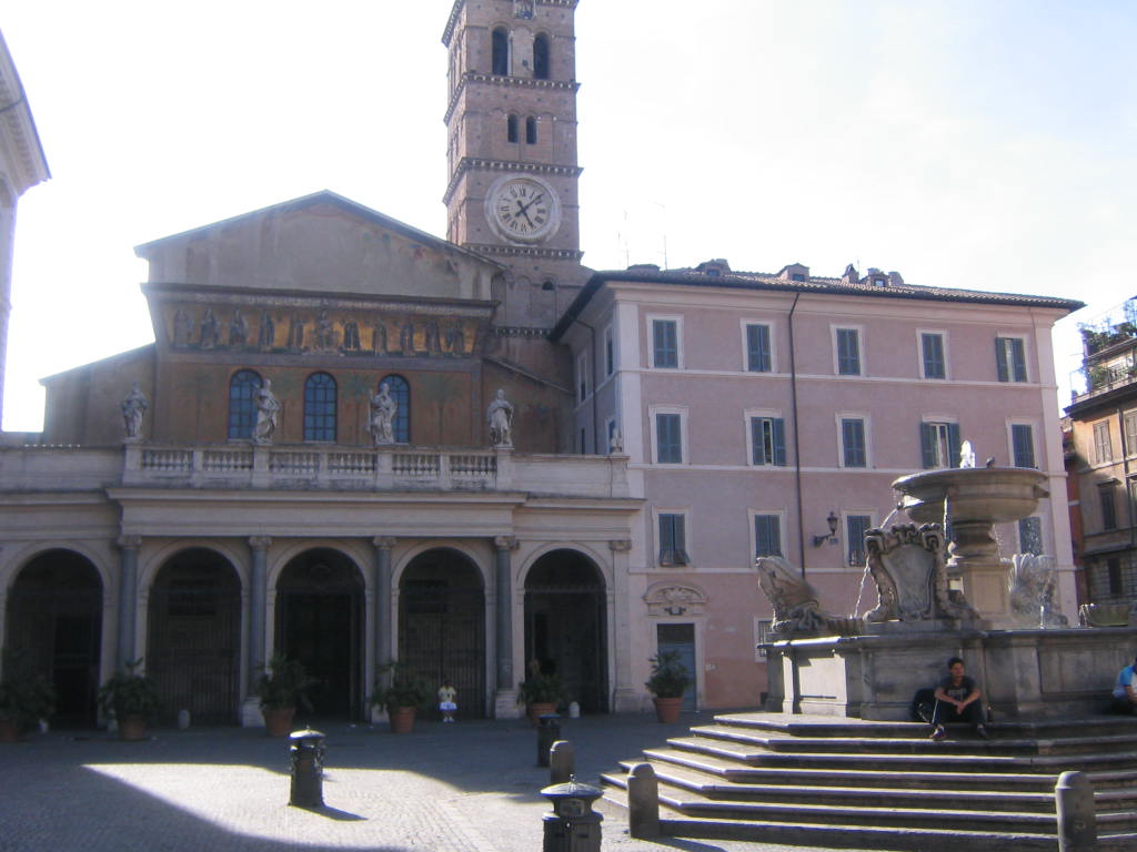 santa maria trastevere square